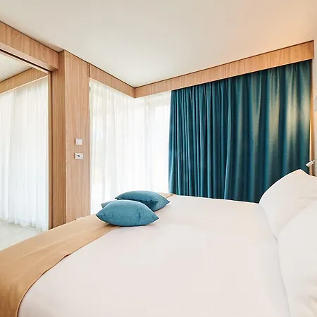 Garden Plava Laguna Hotel 4*